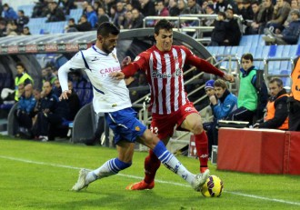 Javi Álamo contra el Girona